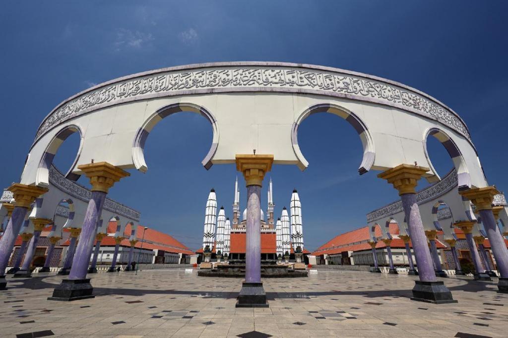 Spot On 2281 Omajo Hotel Semarang Exterior photo